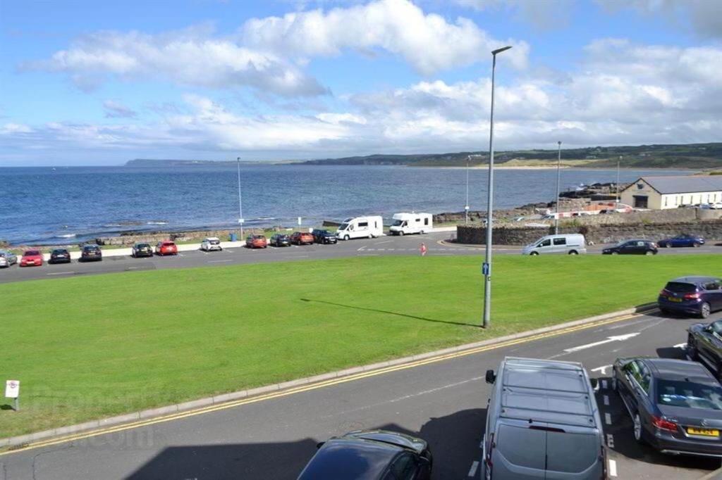 Causeway View Large Pet Friendly Seafront House, See Dolphins Portrush Exterior photo